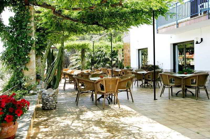 Boutique Hotel Oriola Cala de Sant Vicenc Εξωτερικό φωτογραφία